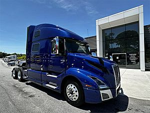 こうまーる 2022 Volvo VNL 860 For Sale | Raised Roof Sleeper Sleeper